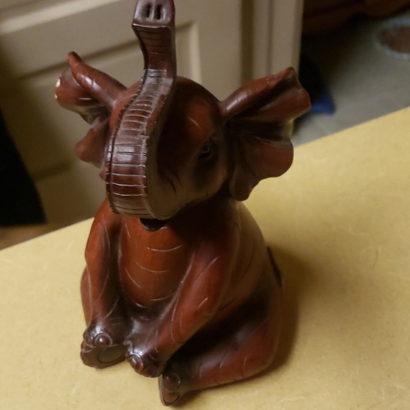 Other - 8 inch decorative elephant